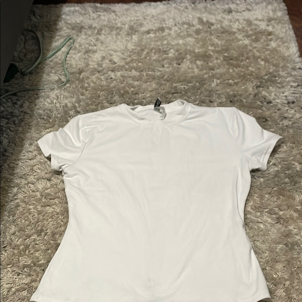 Fitted White Polo T-Shirt with Short Sleeves